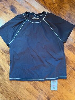 NWT Seniq Oasis Black Short Sleeve Tee